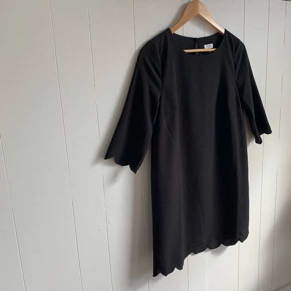 Beautiful Little Black Dress - Picture 5 of 12